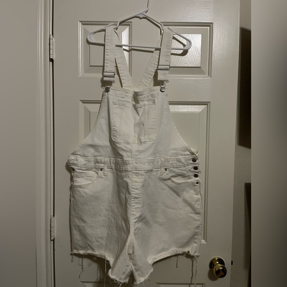 White Short Jumper